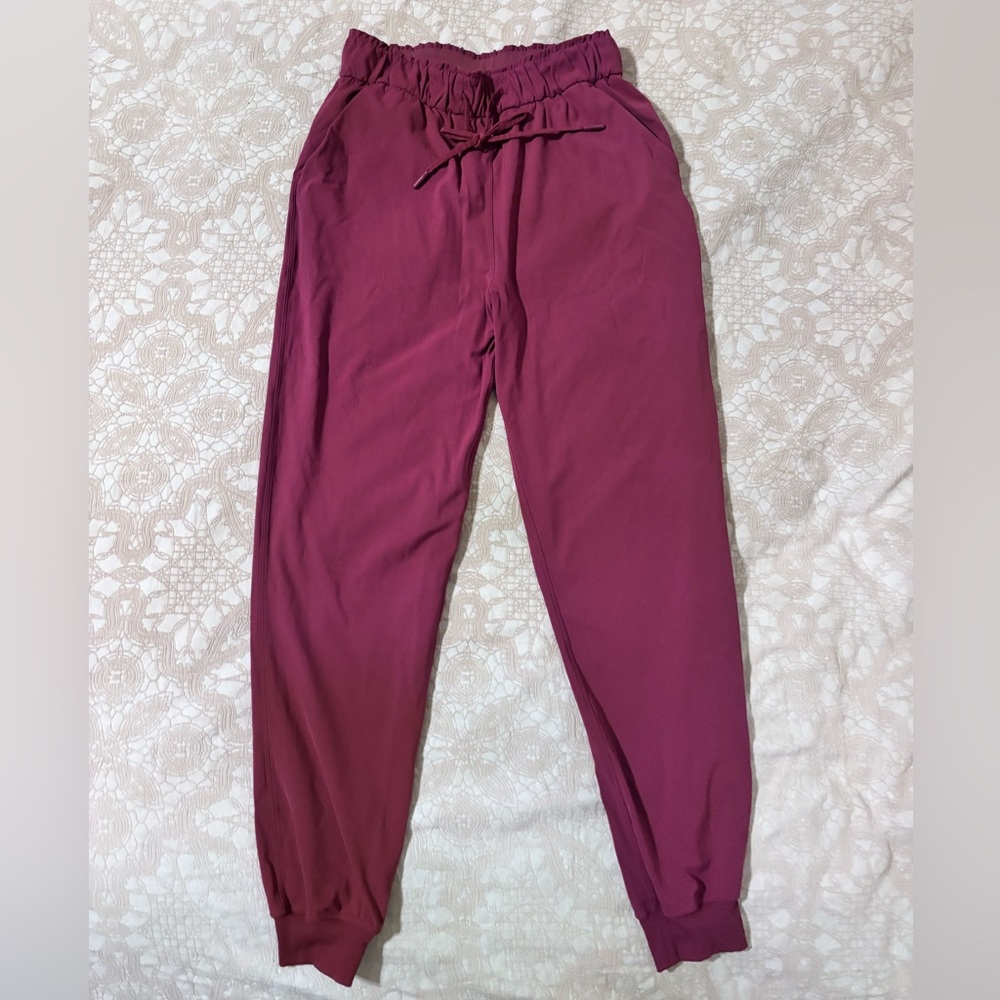 EUC Lululemon **⬇️📬**Stretch Luxtreme High Rise Joggers Sz6 Color: Mulled Wine